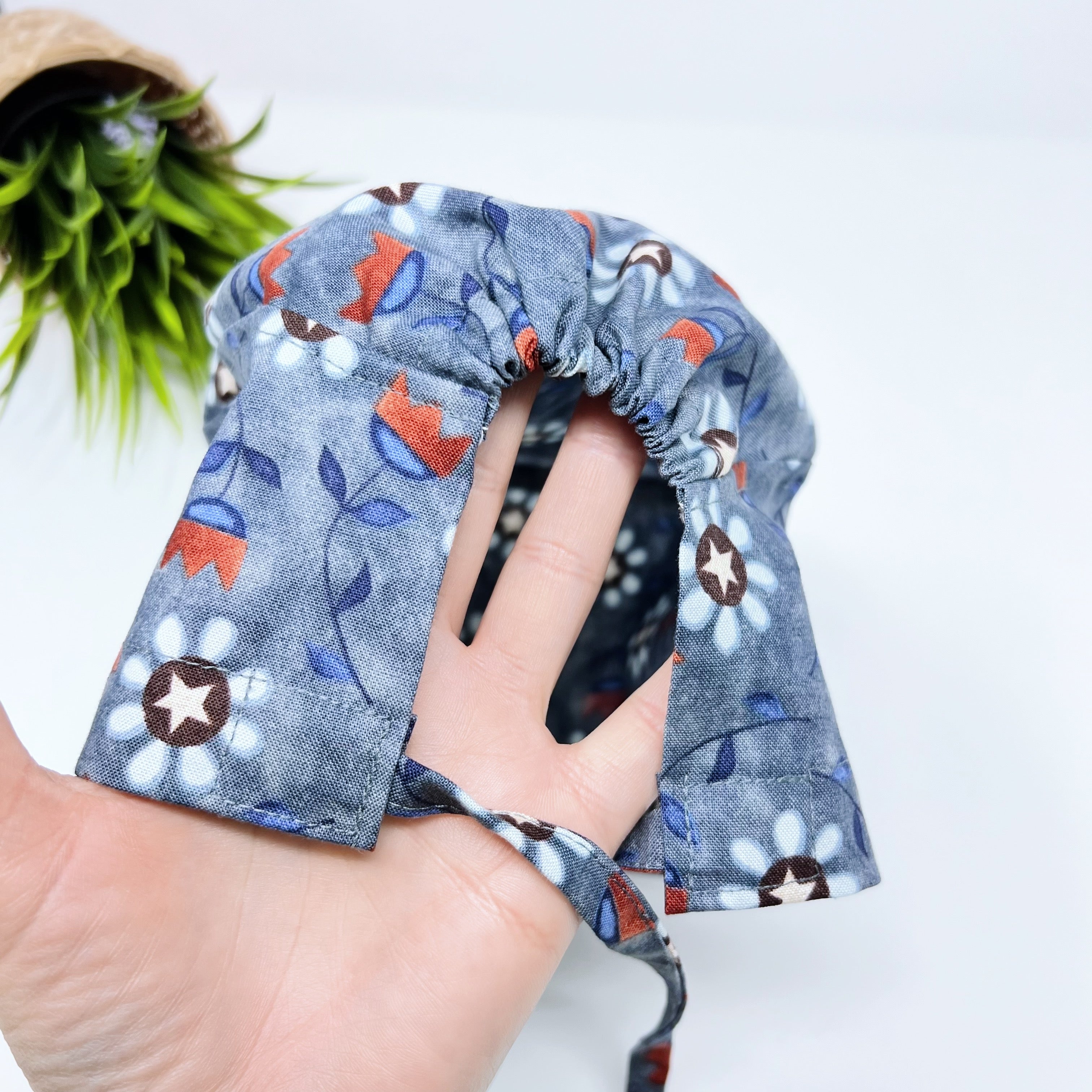 Bright Stars Skull tie-back style surgical scrub cap for men by Paradise Caps.