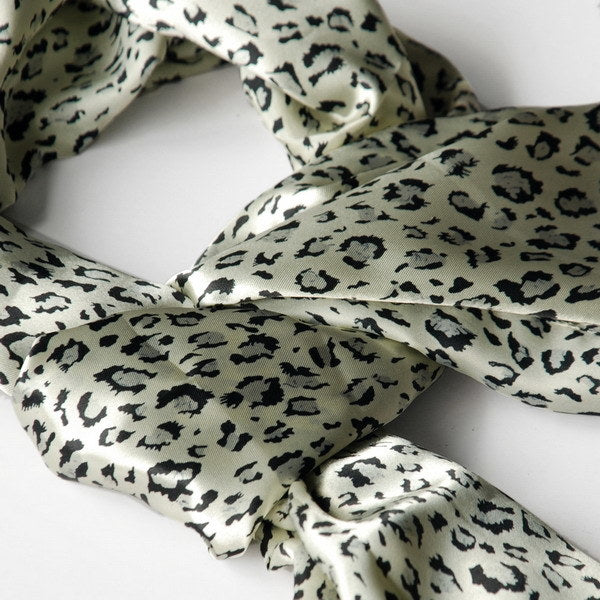 Blando Ivory Leopard Animal Print Elegant Exquisitely Soft Silk Scarf/Wrap/Shawl(Small)