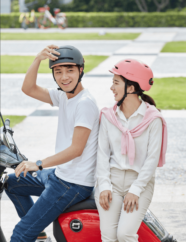 PS-C21 (L60).  Bluetooth helmet for cycling.  Electric motorcycle helmet with a range of 36h, automatic light sensing LED180m,SOS,GPS,3.7V /455mAh, MP3, LED