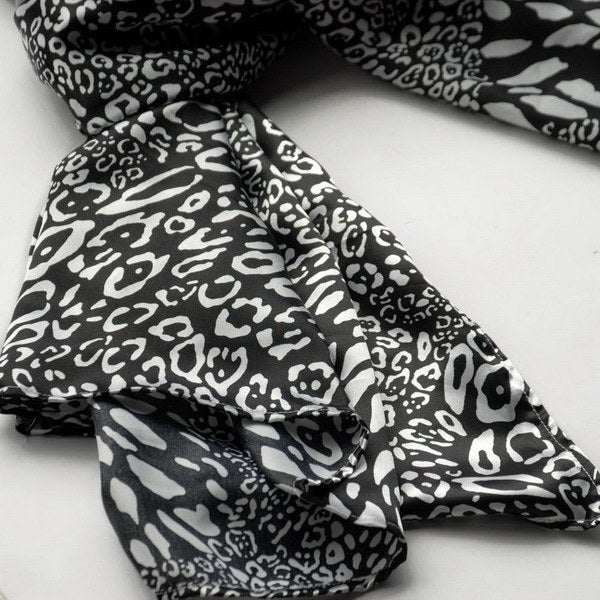 Blando Black & White Distinctive Leopard Animal Print Fashion Soft Silk Scarf/Wrap/Shawl(Small)