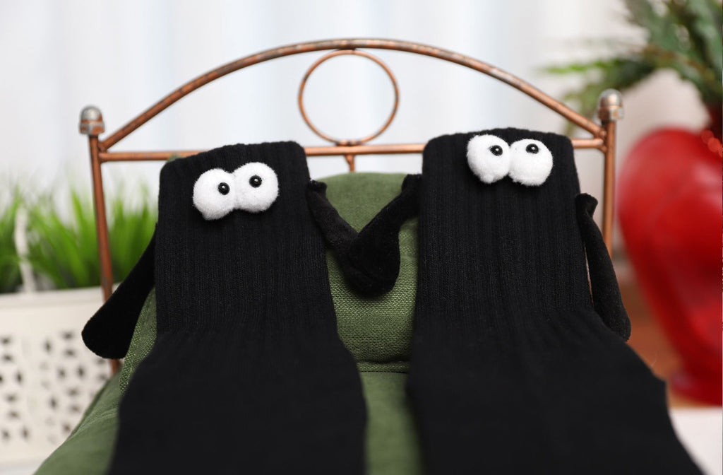 Couple Socks with Magnetic Hands 2 Pairs Magnetic Socks Funny Gifts For Valentines Day