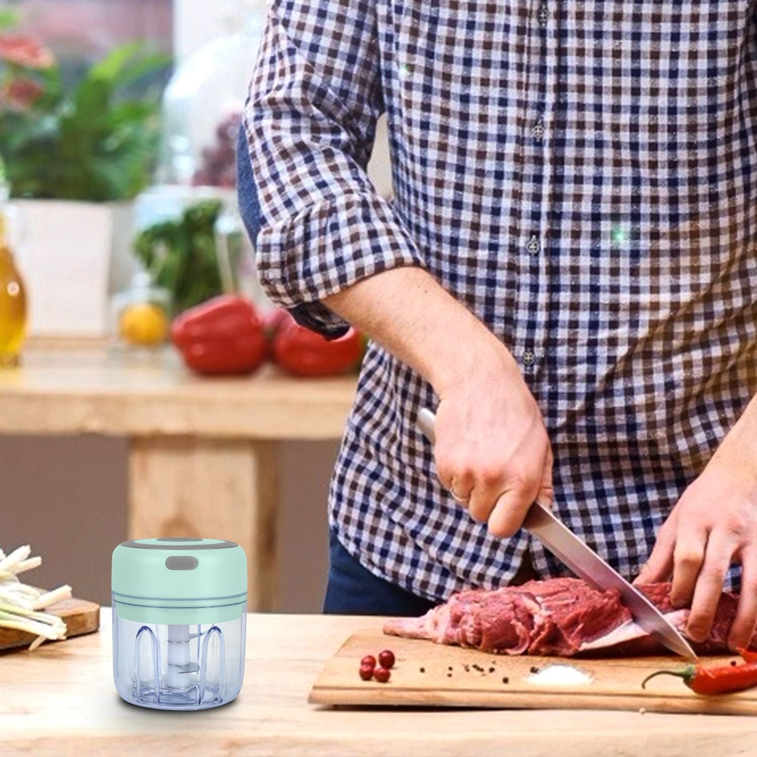 Mini Electric Garlic Chopper Ginger Chopper with 8.45OZ Capacity Cordless Garlic Mincer Food Chopper