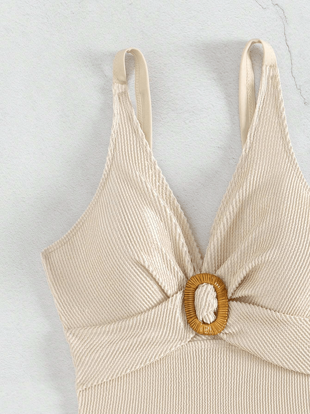 New sexy one-piece women's swimsuit covers the belly and makes you look slimmer, with a V-neck that exudes a sense of luxury