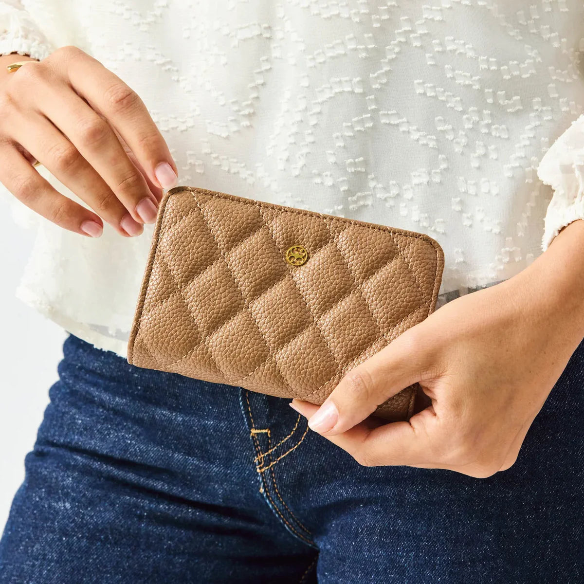 Camel Essential Wallet